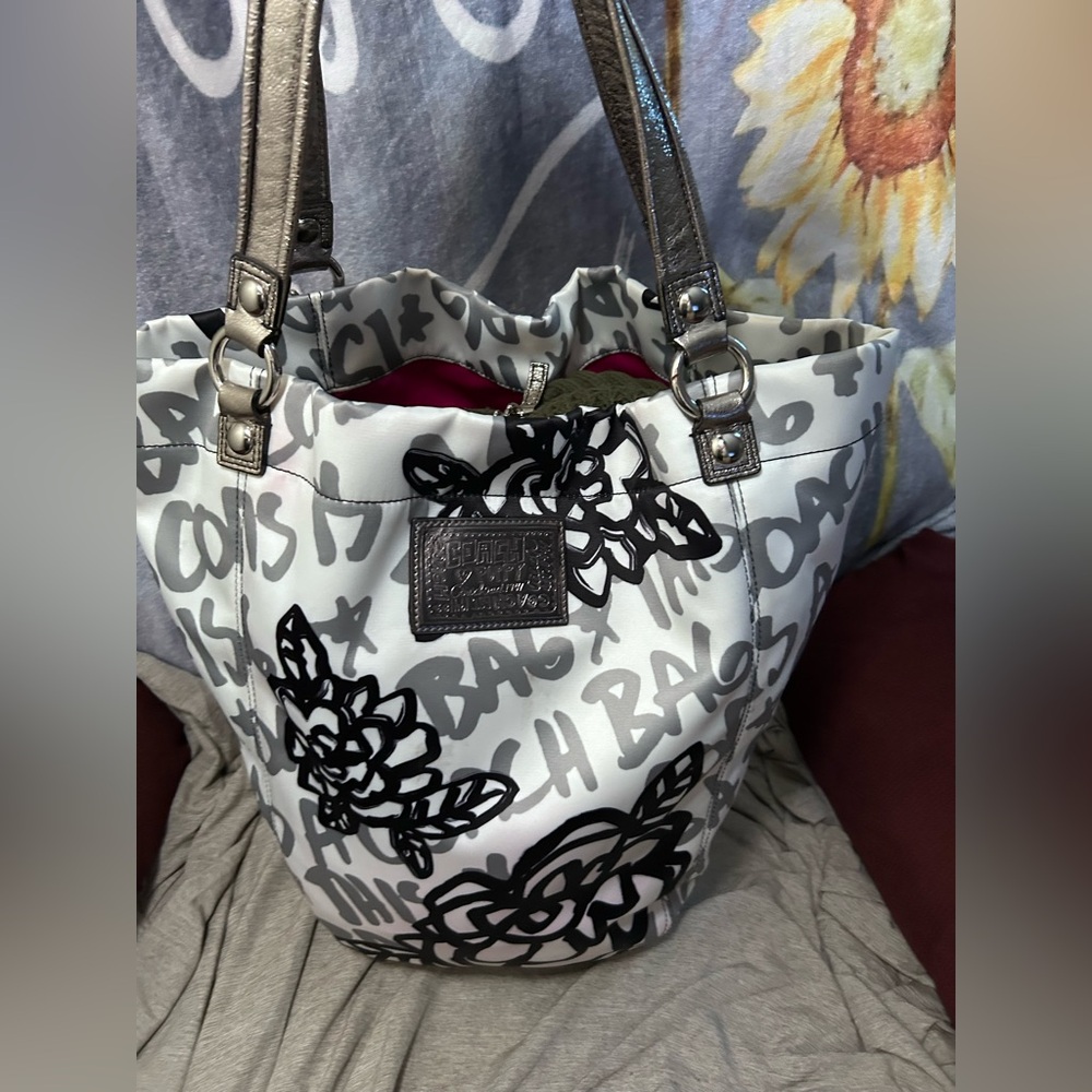 RARE! Limited Edition XL Coach Poppy Graffiti Floral Bella Tote - Picture 3 of 11